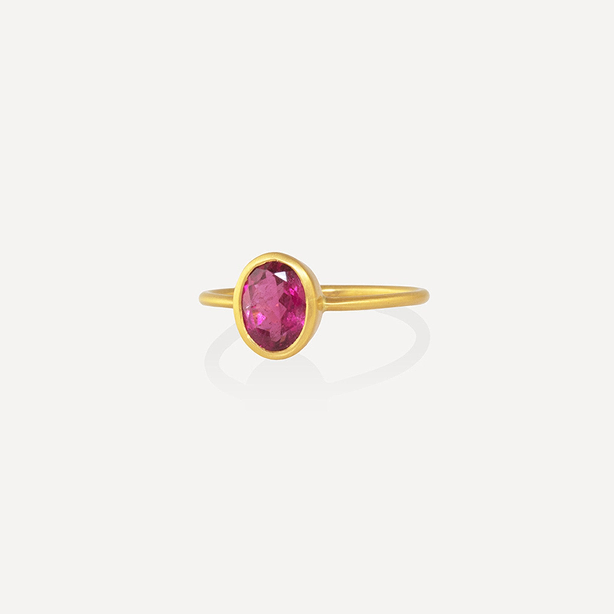 Una Ring - Red Spinel